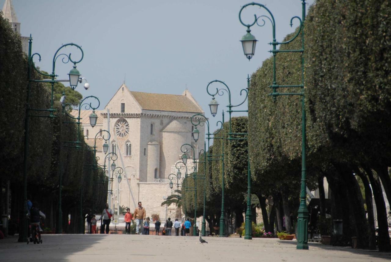 B&B Fabricanovantacinque Trani Esterno foto