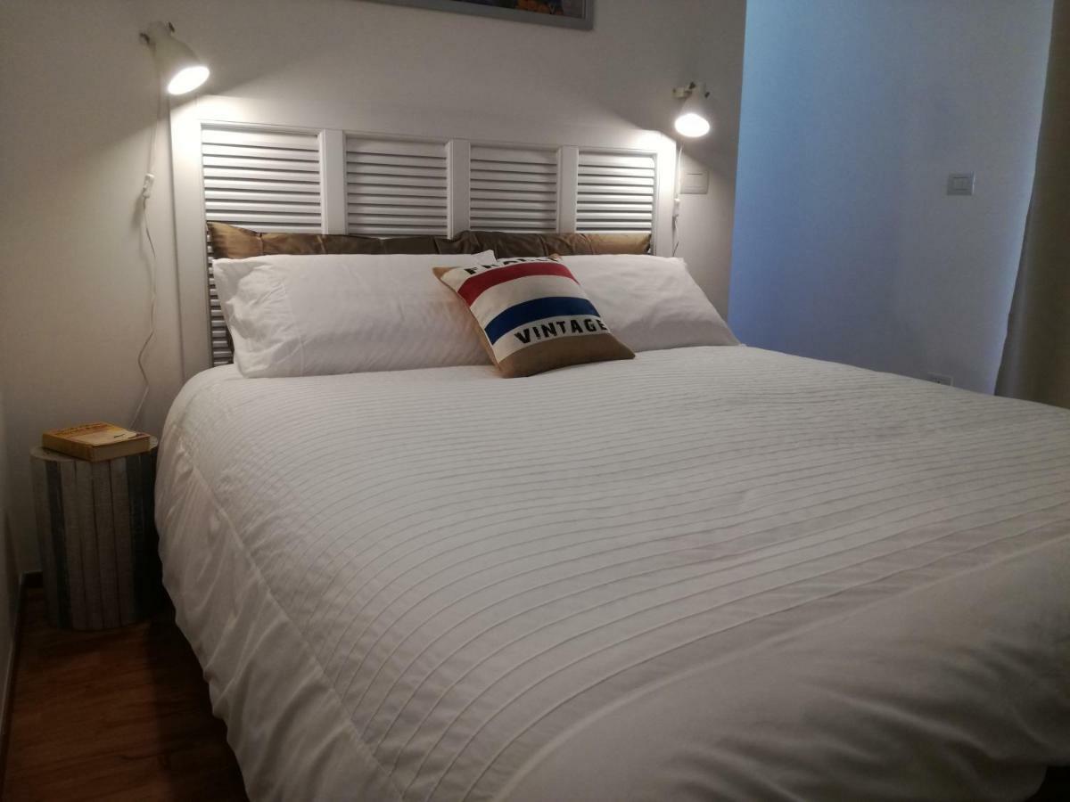 B&B Fabricanovantacinque Trani Esterno foto